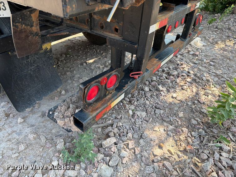 image for item EA0370 1999 Dorsey DGTC-48 flatbed trailer