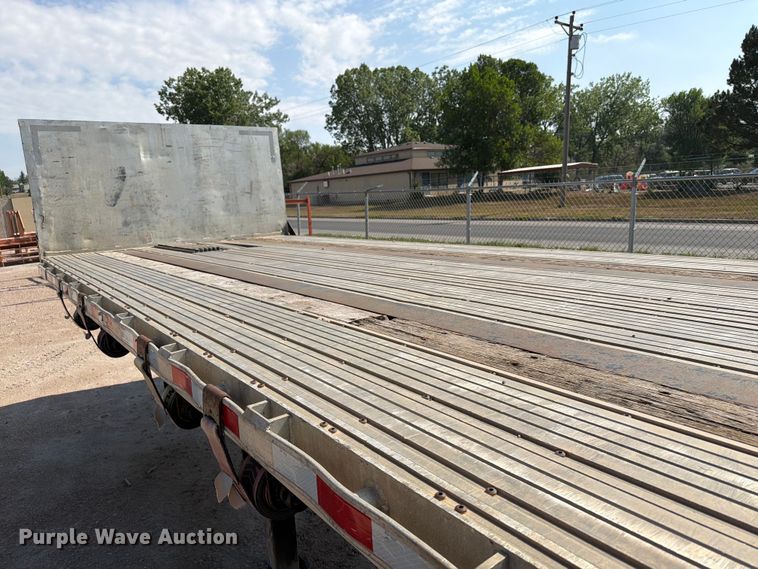 image for item EA0370 1999 Dorsey DGTC-48 flatbed trailer