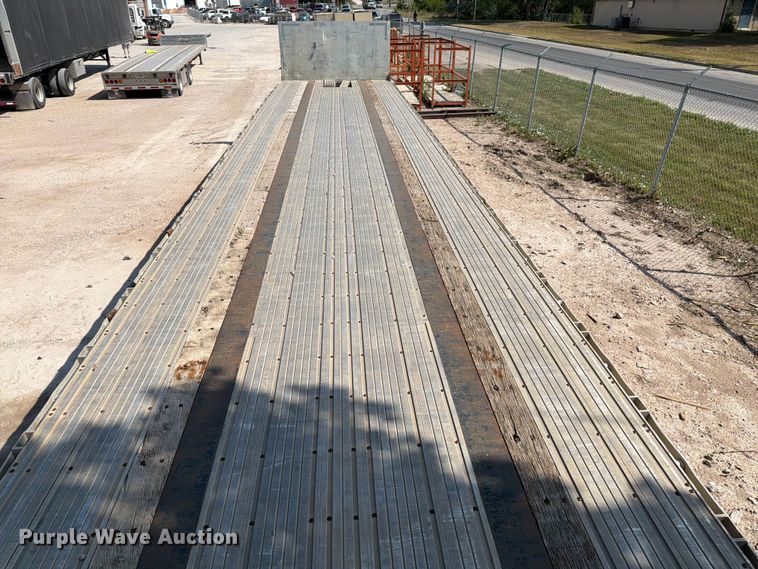 image for item EA0370 1999 Dorsey DGTC-48 flatbed trailer