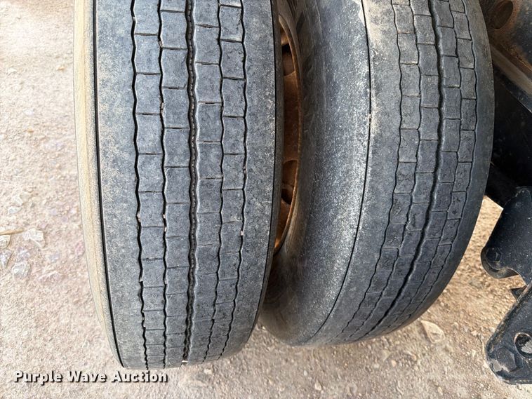 image for item EA0370 1999 Dorsey DGTC-48 flatbed trailer