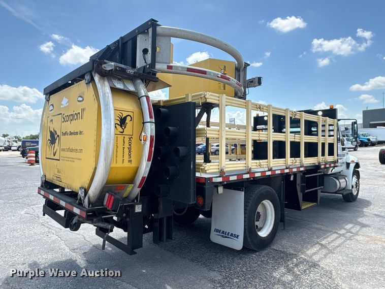 image for item EA7317 2013 International 4300 flatbed truck with crash attenuator  