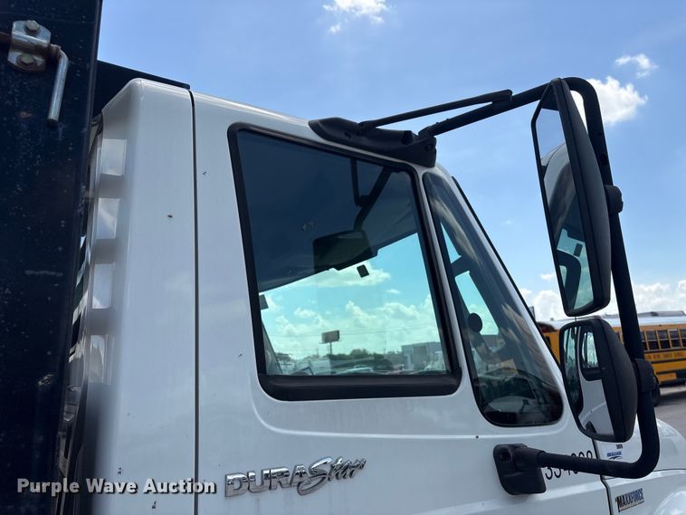 image for item EA7317 2013 International 4300 flatbed truck with crash attenuator  