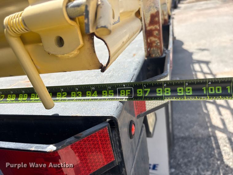 image for item EA7317 2013 International 4300 flatbed truck with crash attenuator  