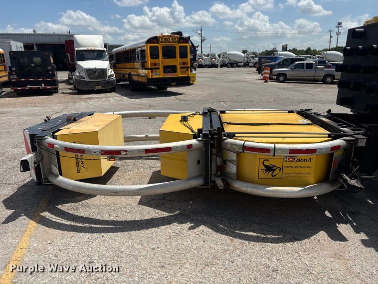 image for item EA7317 2013 International 4300 flatbed truck with crash attenuator  