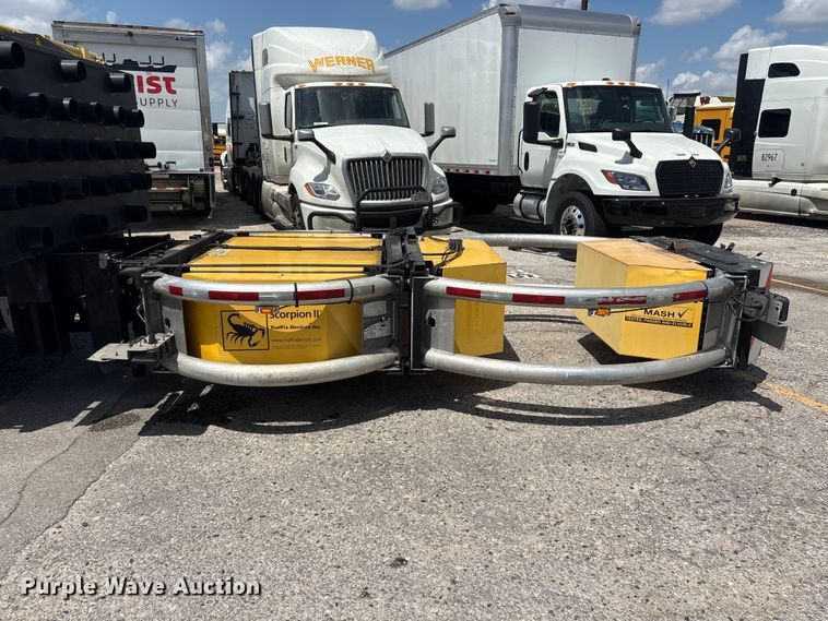 image for item EA7317 2013 International 4300 flatbed truck with crash attenuator  