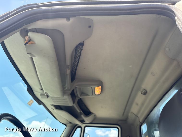 image for item EA7317 2013 International 4300 flatbed truck with crash attenuator  
