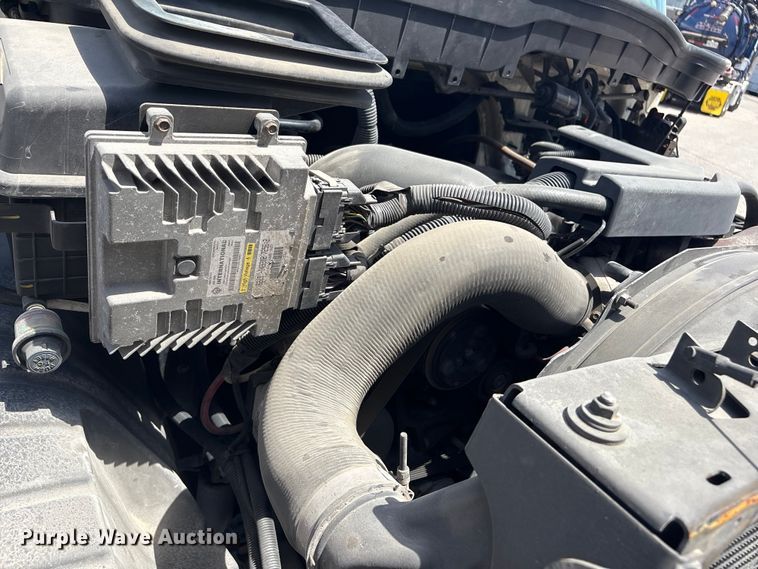image for item EA7317 2013 International 4300 flatbed truck with crash attenuator  