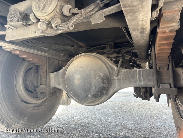 image for item EA7317 2013 International 4300 flatbed truck with crash attenuator  