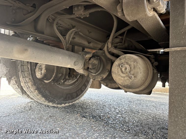image for item EA7317 2013 International 4300 flatbed truck with crash attenuator  