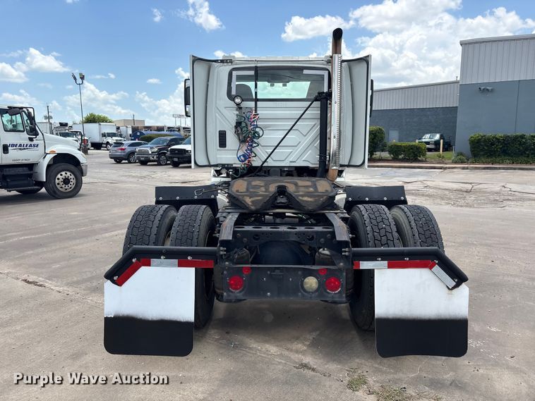 image for item EA7320 2016 International Prostar 122+ semi truck