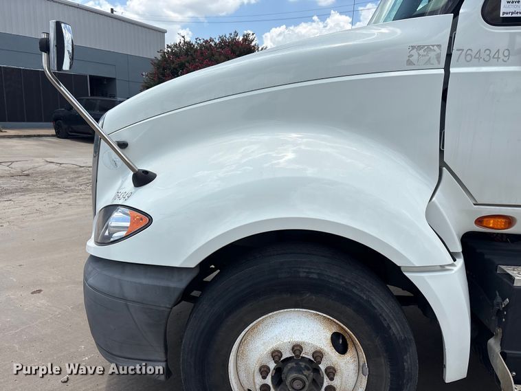 image for item EA7320 2016 International Prostar 122+ semi truck