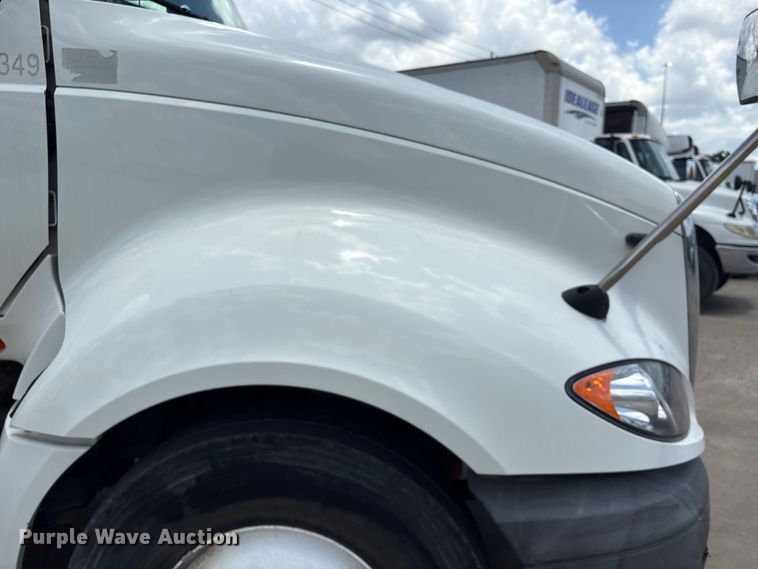 image for item EA7320 2016 International Prostar 122+ semi truck