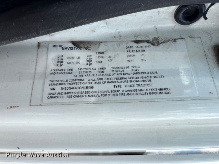 image for item EA7320 2016 International Prostar 122+ semi truck