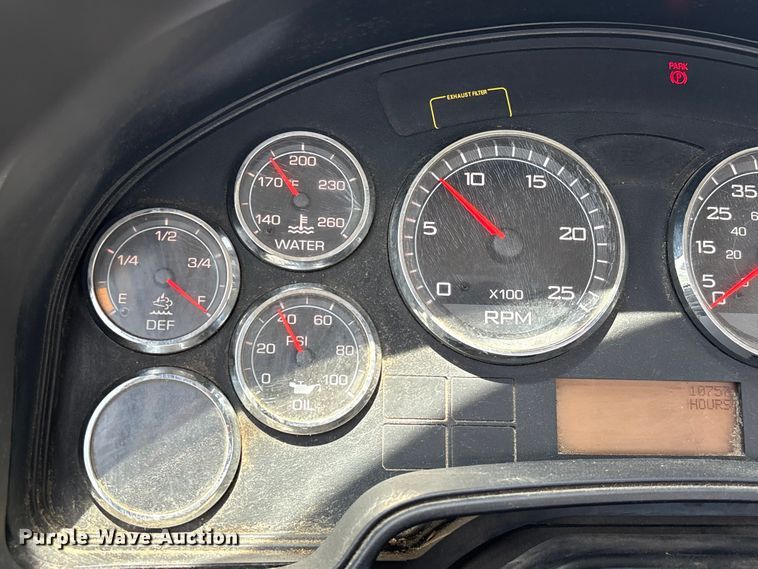image for item EA7320 2016 International Prostar 122+ semi truck