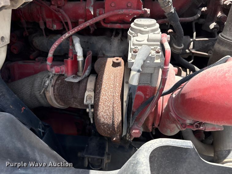 image for item EA7320 2016 International Prostar 122+ semi truck