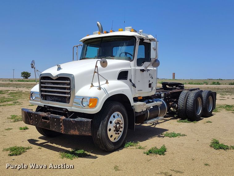Photo of a 2006 Mack CV713 Granite