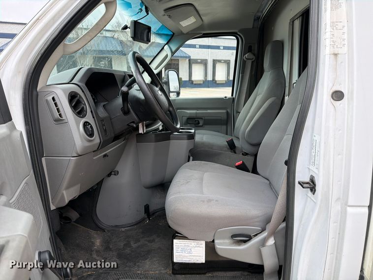 image for item ED5143 2019 Ford E350 box truck