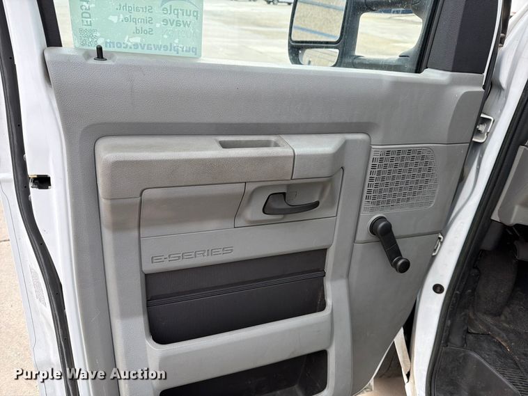 image for item ED5143 2019 Ford E350 box truck