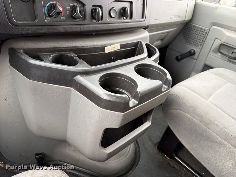 image for item ED5143 2019 Ford E350 box truck
