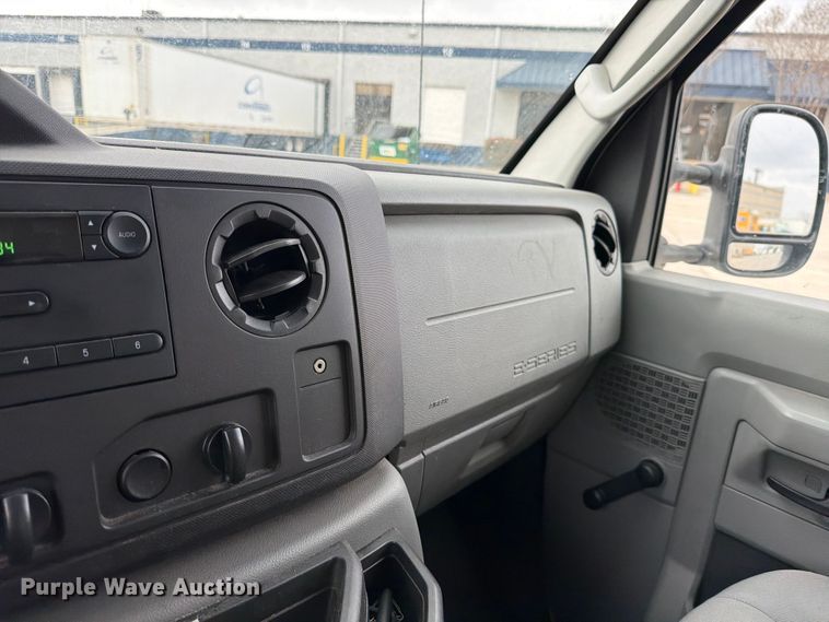 image for item ED5143 2019 Ford E350 box truck