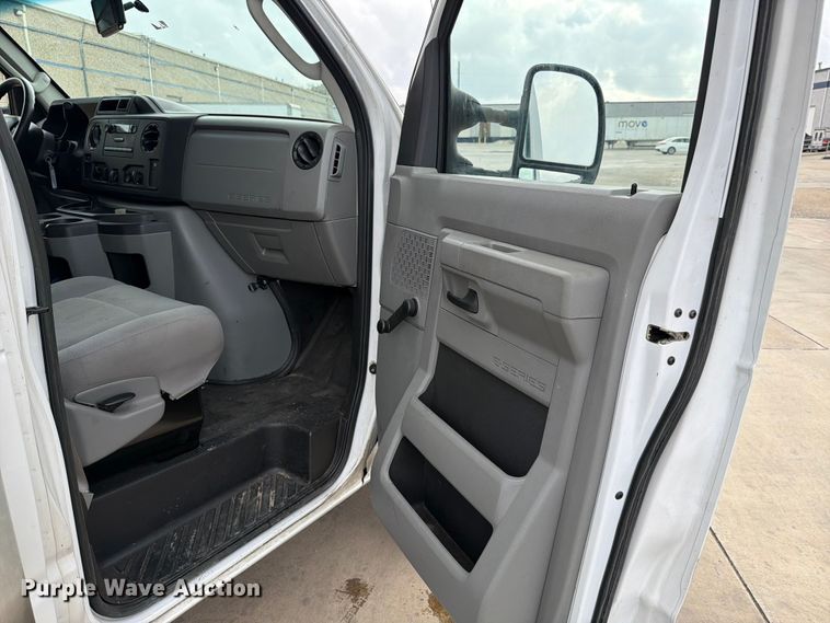 image for item ED5143 2019 Ford E350 box truck