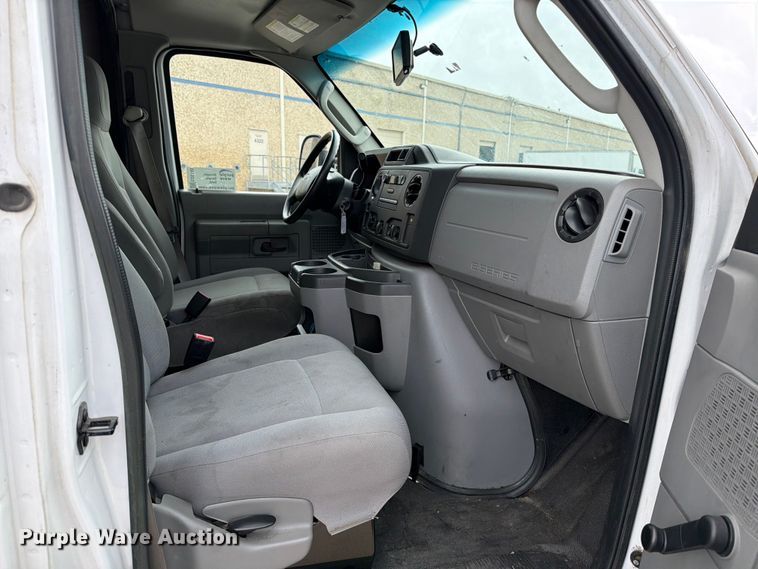 image for item ED5143 2019 Ford E350 box truck