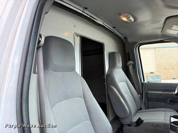 image for item ED5143 2019 Ford E350 box truck