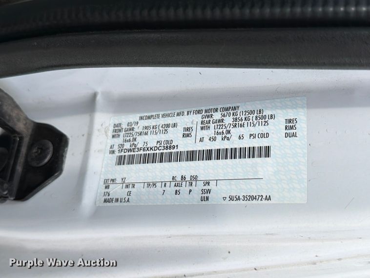 image for item ED5143 2019 Ford E350 box truck