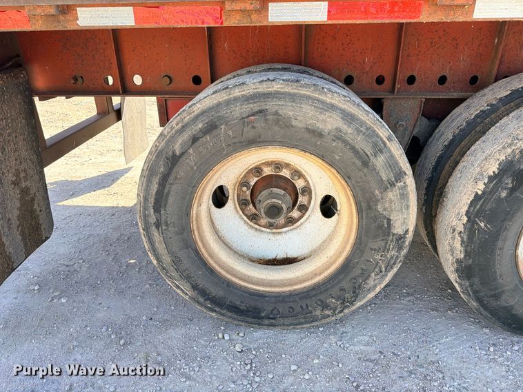 image for item ED5397 1997 Lufkin RM-ST flatbed trailer