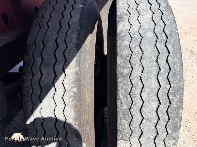 image for item ED5397 1997 Lufkin RM-ST flatbed trailer