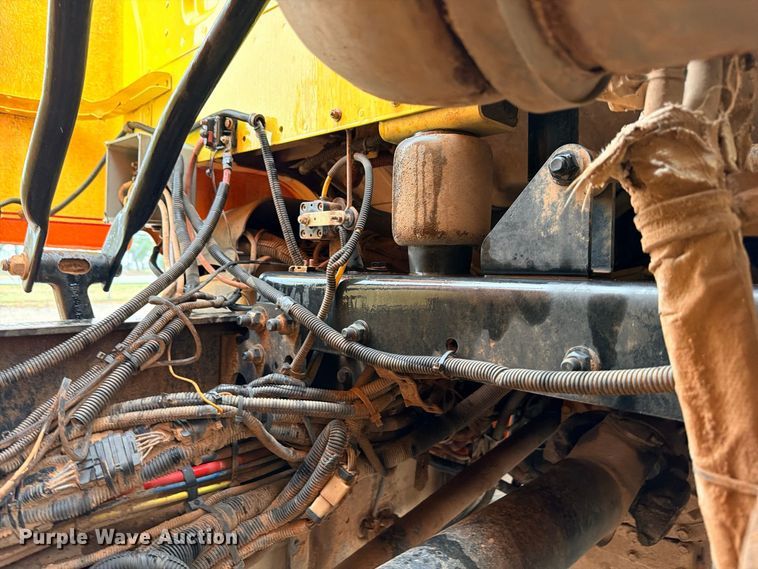 image for item ED5411 2013 Freightliner Business Class M2 fuel truck