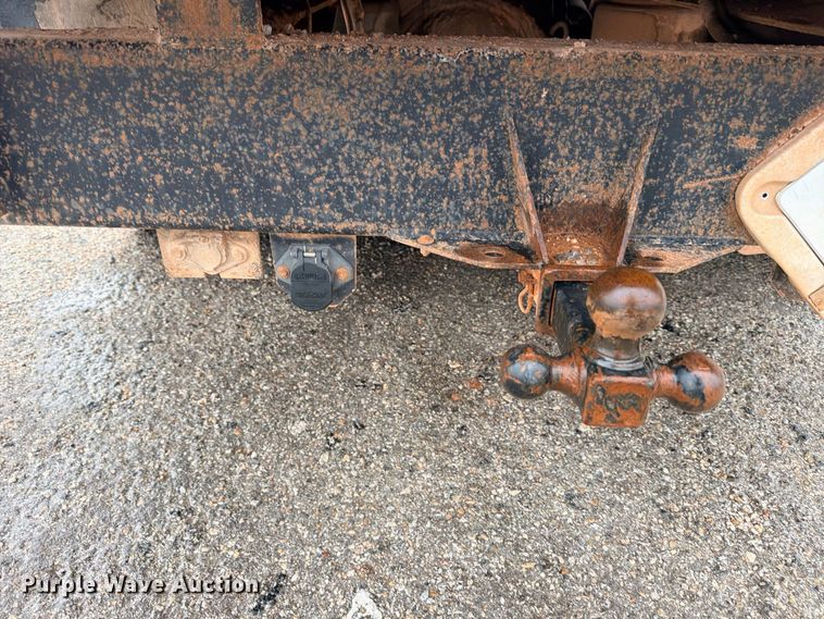 image for item ED5411 2013 Freightliner Business Class M2 fuel truck