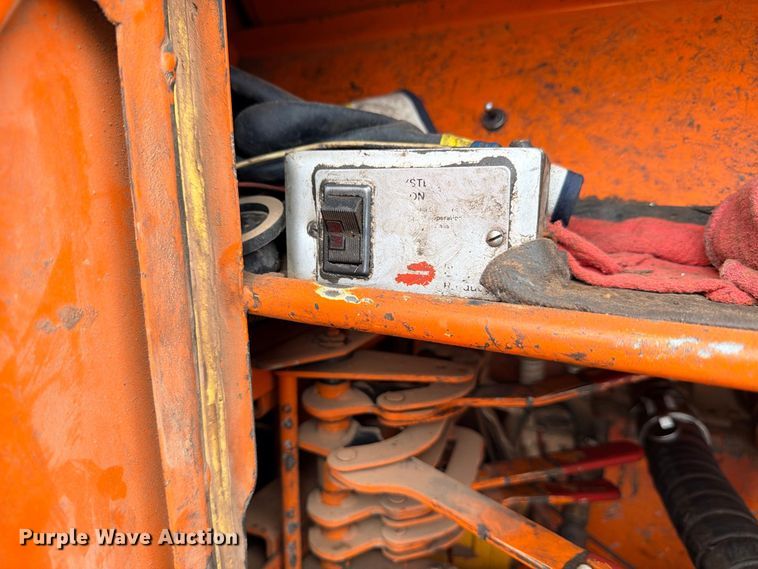 image for item ED5411 2013 Freightliner Business Class M2 fuel truck