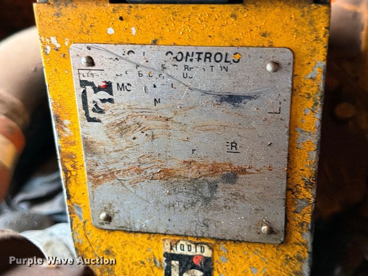 image for item ED5411 2013 Freightliner Business Class M2 fuel truck