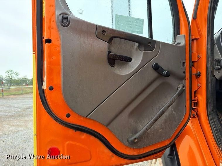 image for item ED5411 2013 Freightliner Business Class M2 fuel truck