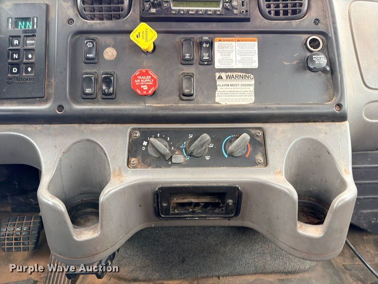image for item ED5411 2013 Freightliner Business Class M2 fuel truck