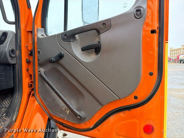 image for item ED5411 2013 Freightliner Business Class M2 fuel truck