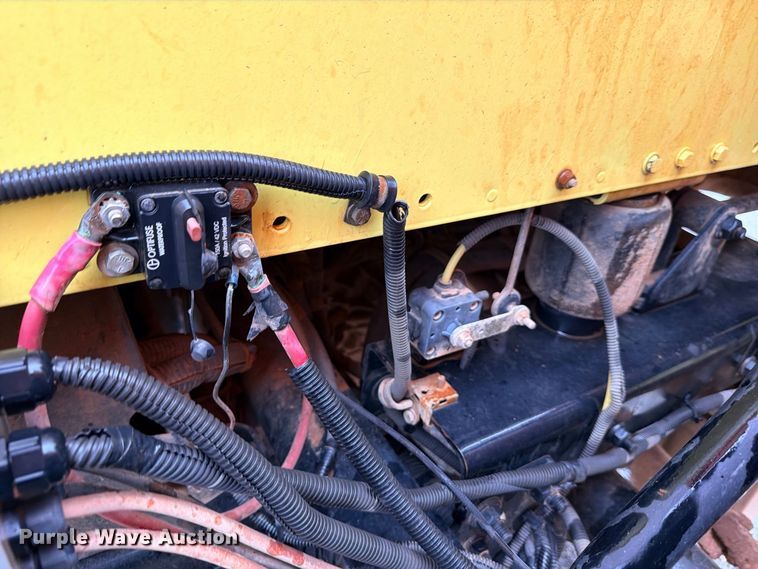 image for item ED5411 2013 Freightliner Business Class M2 fuel truck
