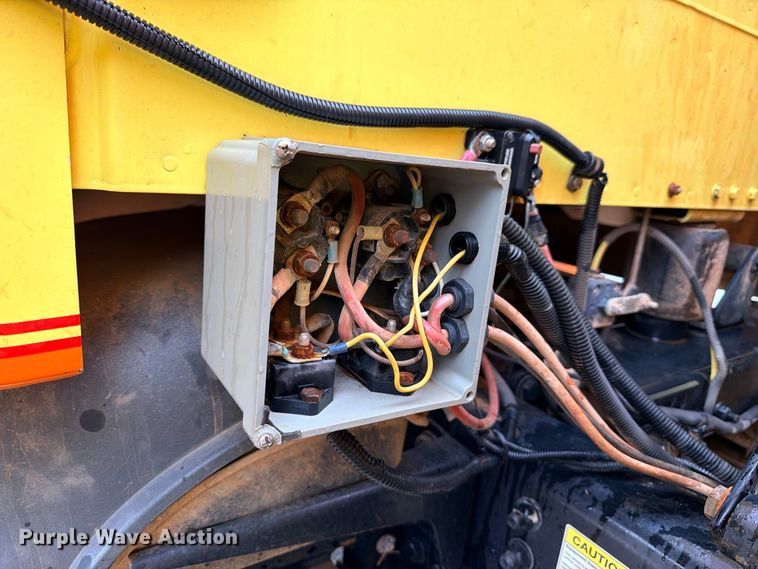 image for item ED5411 2013 Freightliner Business Class M2 fuel truck