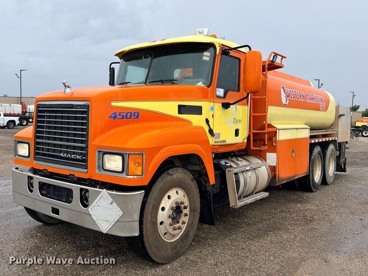 2013 Mack CHU613 fuel truck