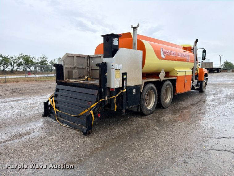 image for item ED5412 2013 Mack CHU613 fuel truck