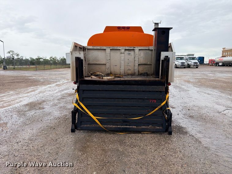 image for item ED5412 2013 Mack CHU613 fuel truck