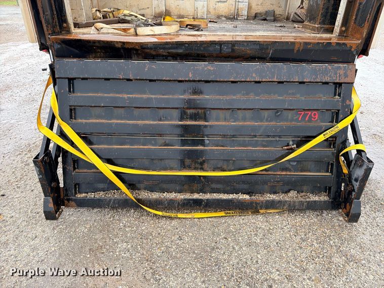 image for item ED5412 2013 Mack CHU613 fuel truck
