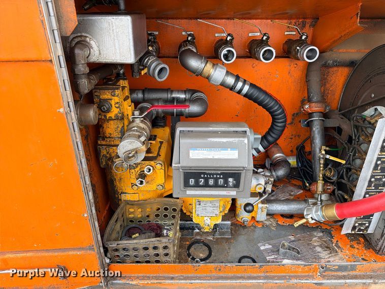 image for item ED5412 2013 Mack CHU613 fuel truck