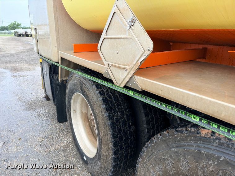 image for item ED5412 2013 Mack CHU613 fuel truck
