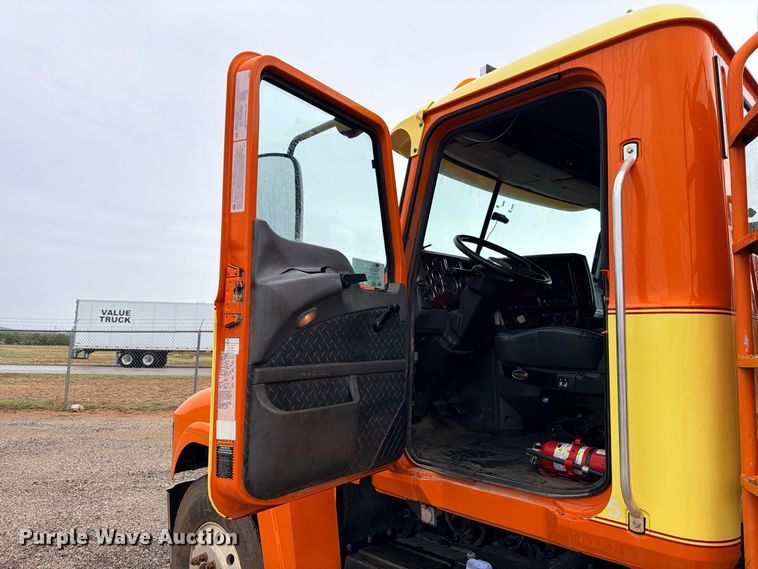 image for item ED5412 2013 Mack CHU613 fuel truck