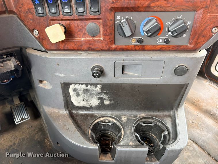 image for item ED5412 2013 Mack CHU613 fuel truck