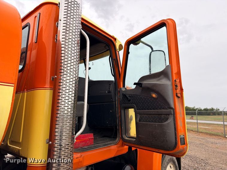 image for item ED5412 2013 Mack CHU613 fuel truck