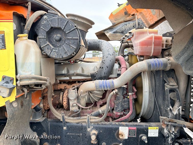 image for item ED5412 2013 Mack CHU613 fuel truck