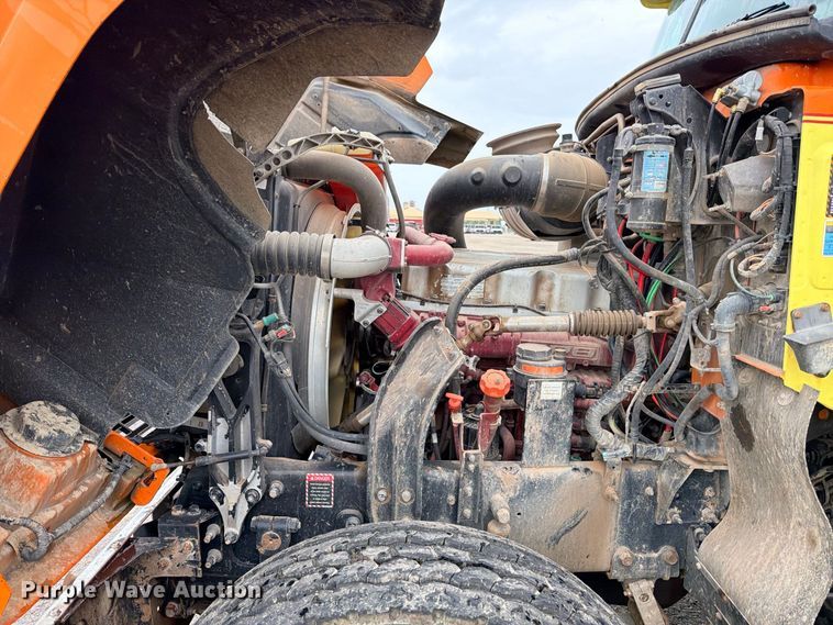 image for item ED5412 2013 Mack CHU613 fuel truck